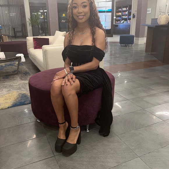 Dress - Picture 2 of 3